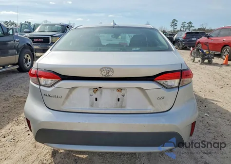 2021 Toyota Corolla Le z USA, uszkodzony, nr VIN 5YFEPMAE1MP208807